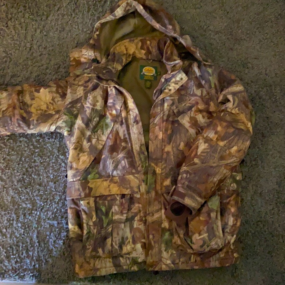 Cabela’s scentlock winter jacket. Very warm